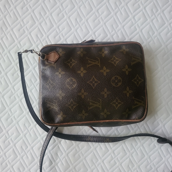 Louis Vuitton Vintage Classic Monogram Danube Small Crossbody Bag - Picture 2 of 12